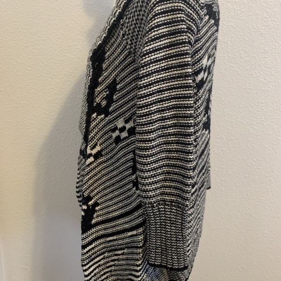 Gap Fashions Black & White Geometric Knit Open Collar Cardigan Woman's Size XS - Picture 9 of 12
